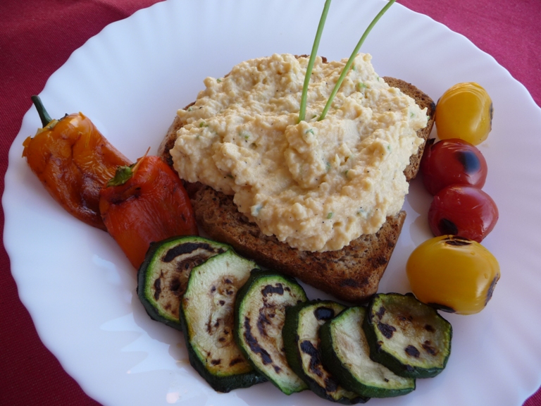 Imagine atasata: monthly_01_2012/post-1290-13262264389904.jpg