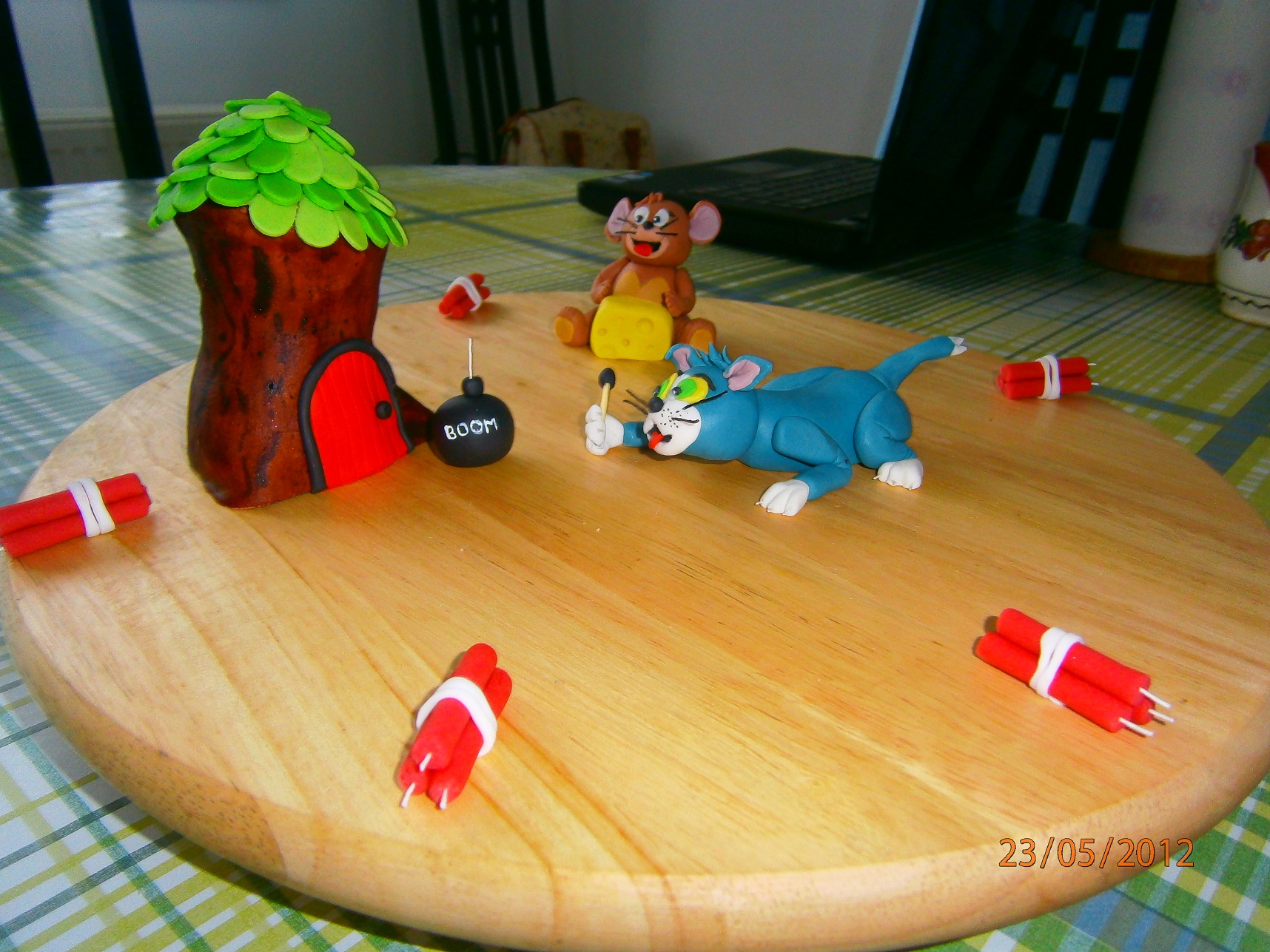 Imagine atasata: monthly_05_2012/post-1225-13378384456233.jpg
